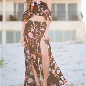 TWO PIECE MATCHING SET PANTS AND CROP TOP